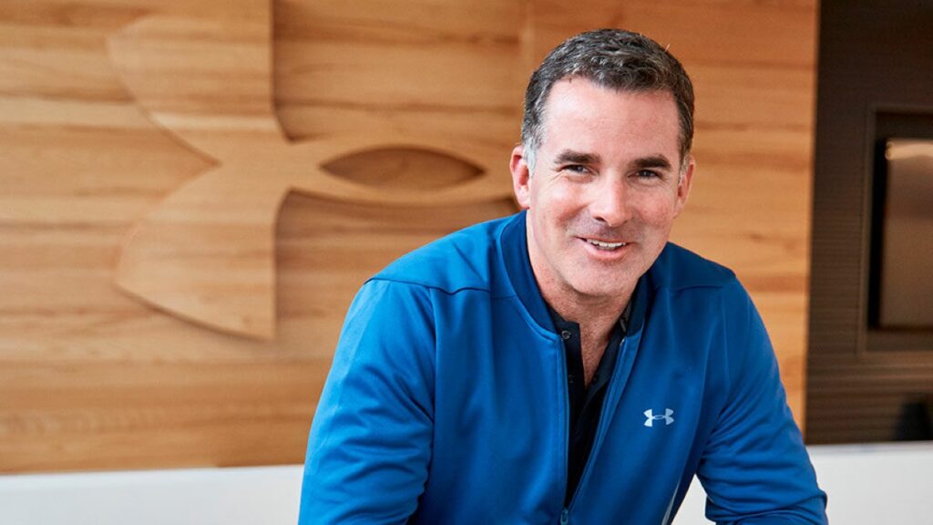 Under Armour, spółka znana z produkcji wysokiej jakości odzieży sportowej, ogłosiła ponowne powołanie jej założyciela na stanowisko prezesa i dyrektora generalnego.